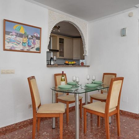 Beachfront, Two Bed- & Bathrooms, Private Parking Фуэнхирола Экстерьер фото