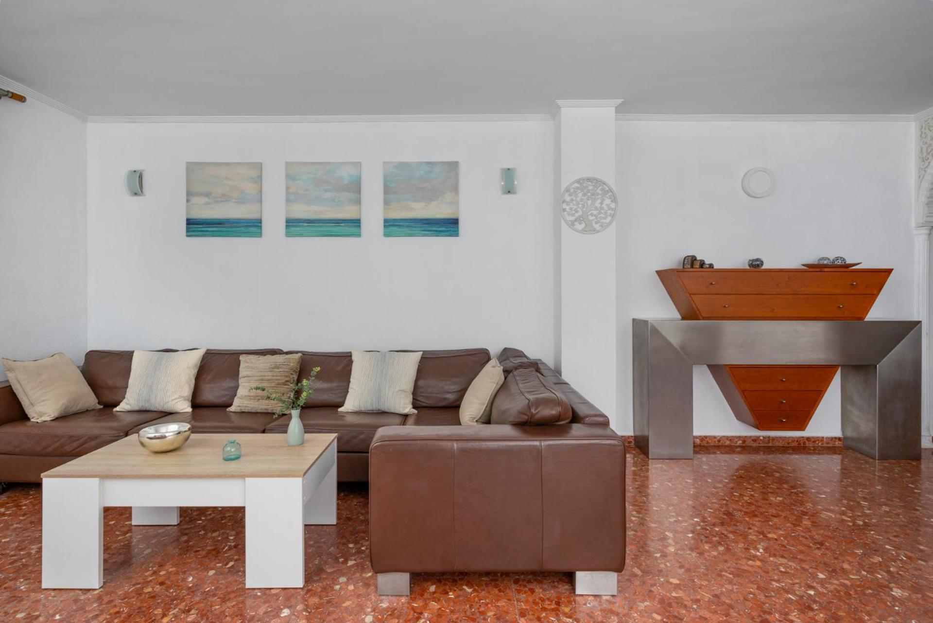 Beachfront, Two Bed- & Bathrooms, Private Parking Фуэнхирола Экстерьер фото